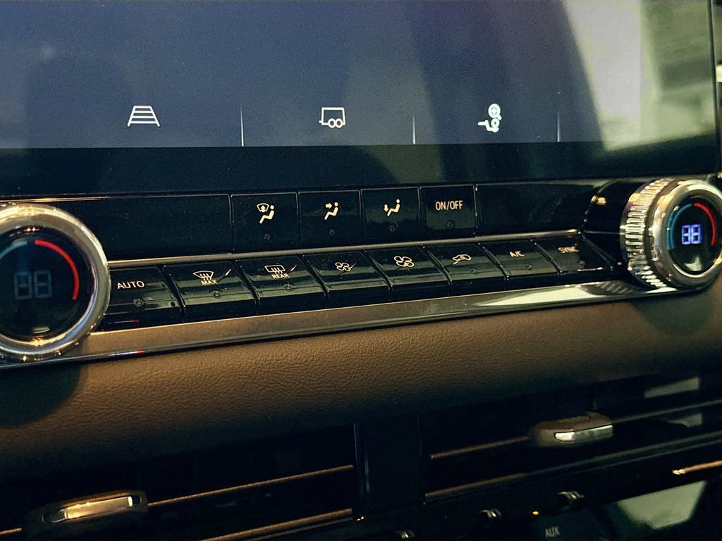 New 2026 GMC Canyon Elevation w/ Convenience Package image 15