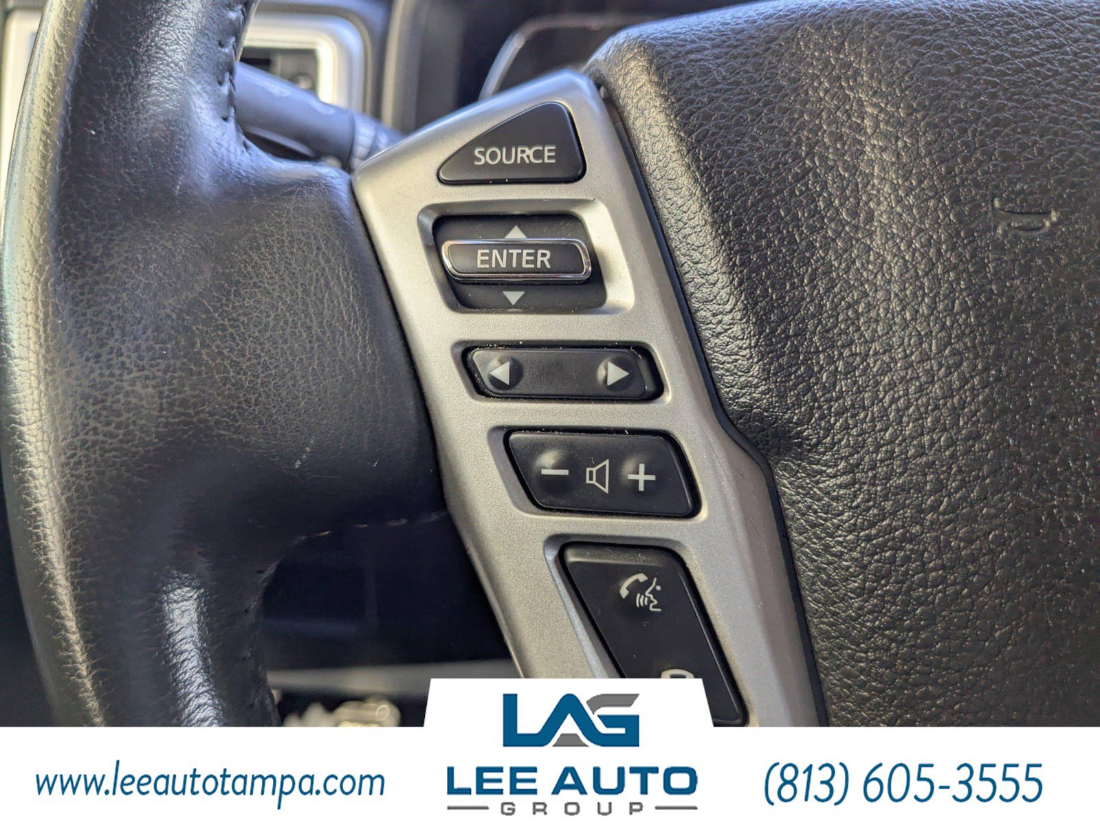 Used 2018 Nissan Titan SL image 24