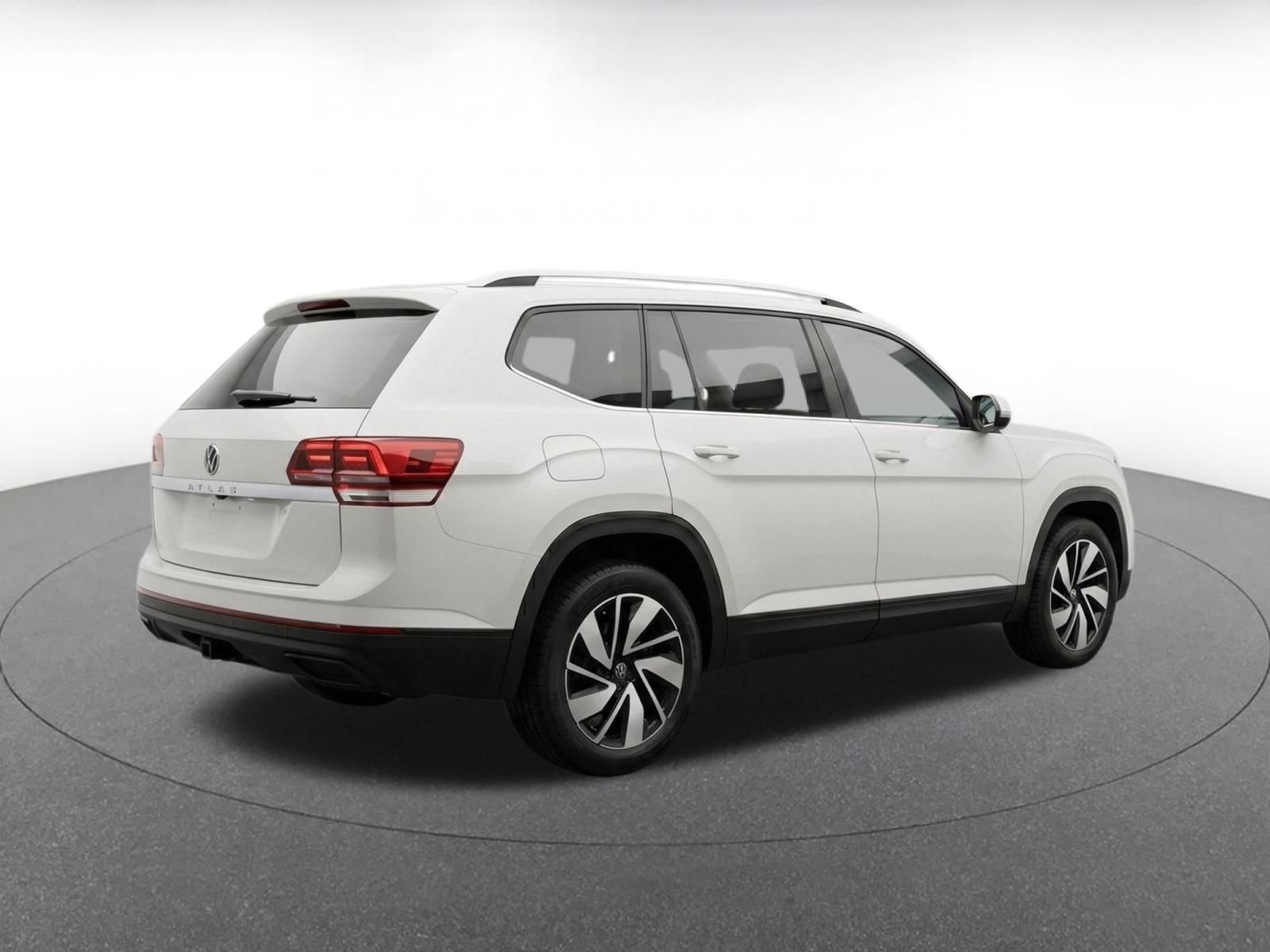 Used 2026 Volkswagen Atlas SE FWD image 8