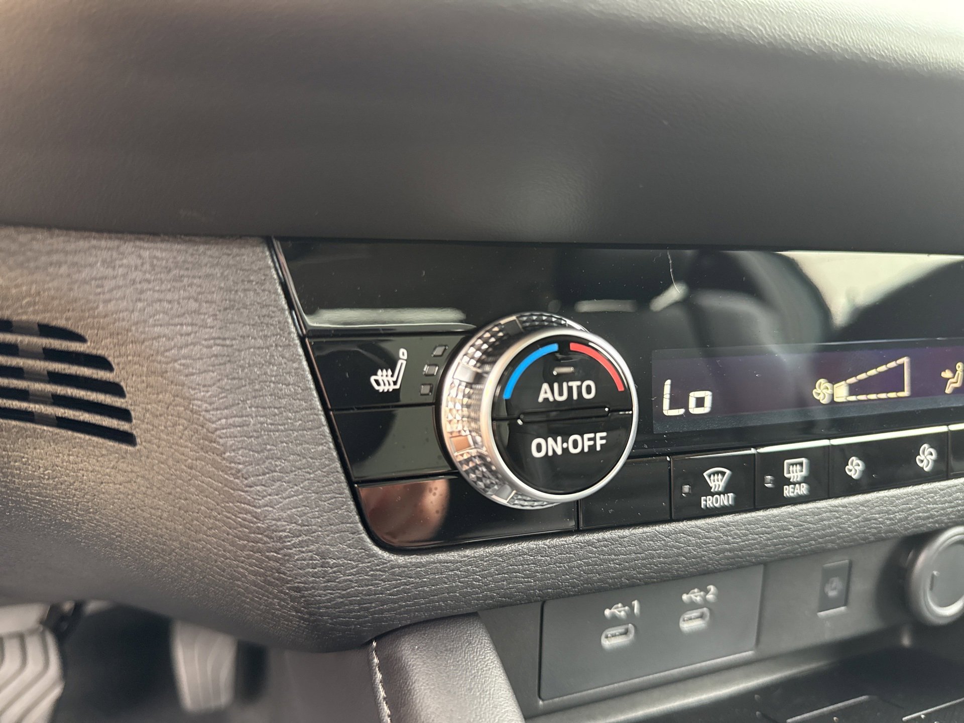 New 2025 Mitsubishi Outlander SE image 7