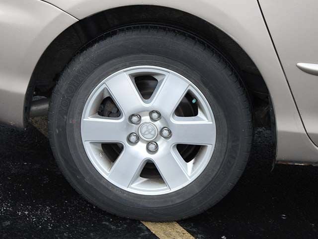 Used 2004 Toyota Sienna XLE w/ XLE Pkg 16 FWD image 8