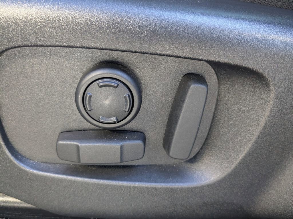 Used 2022 Land Rover Range Rover Velar R-Dynamic S image 22