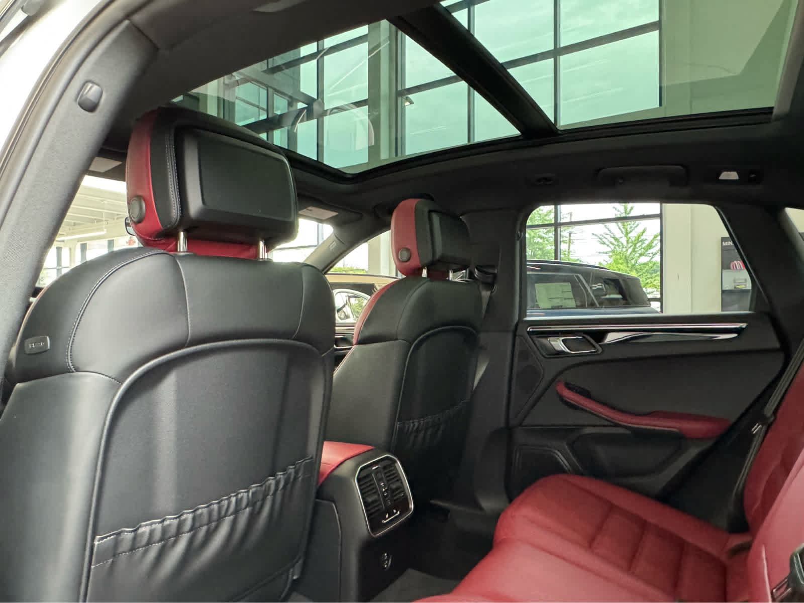 Used 2026 Porsche Macan S AWD/4WD image 17