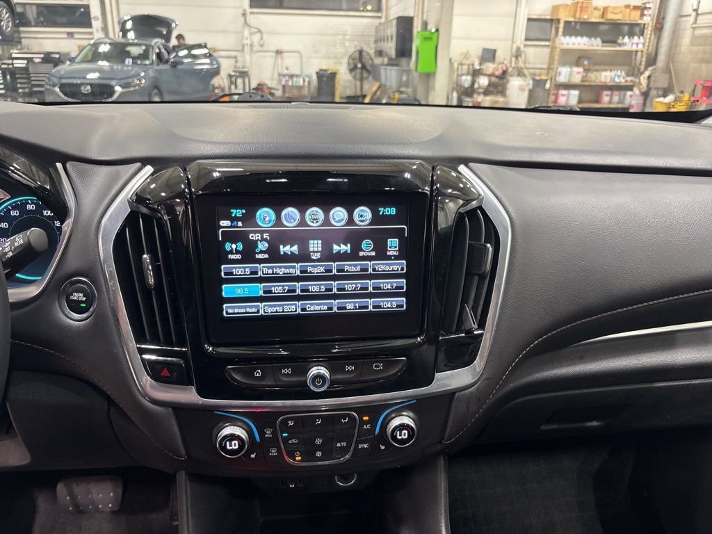 Used 2019 Chevrolet Traverse LT w/ LT Premium Package image 7