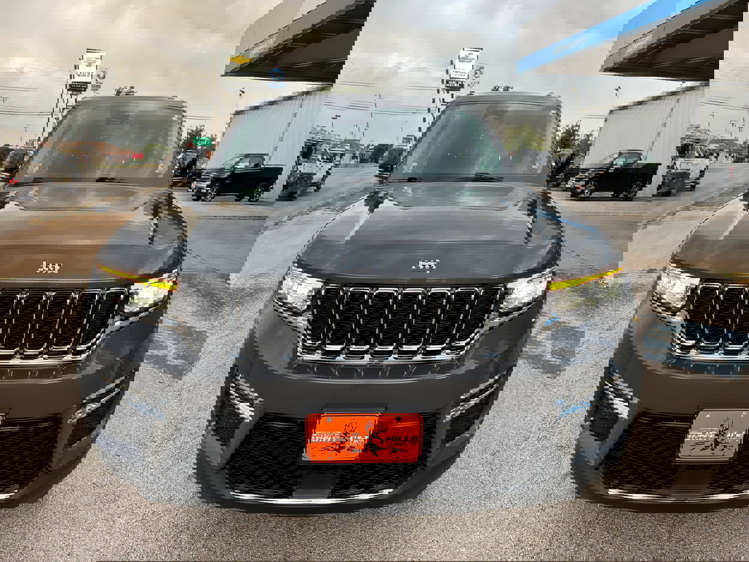 Used 2022 Jeep Grand Cherokee Limited image 2