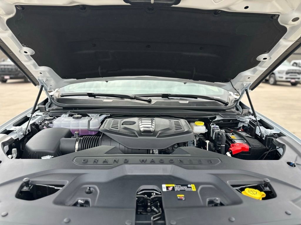 New 2026 Jeep Grand Wagoneer 4WD image 8