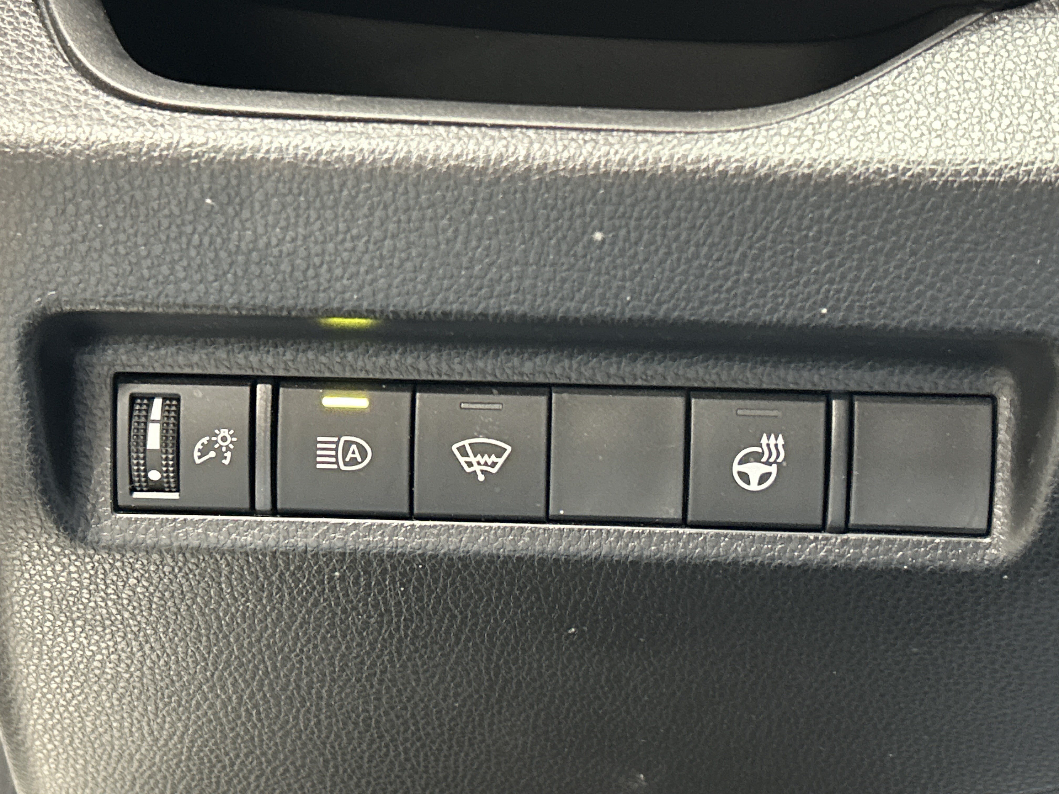 Used 2022 Toyota RAV4 SE AWD/4WD image 29