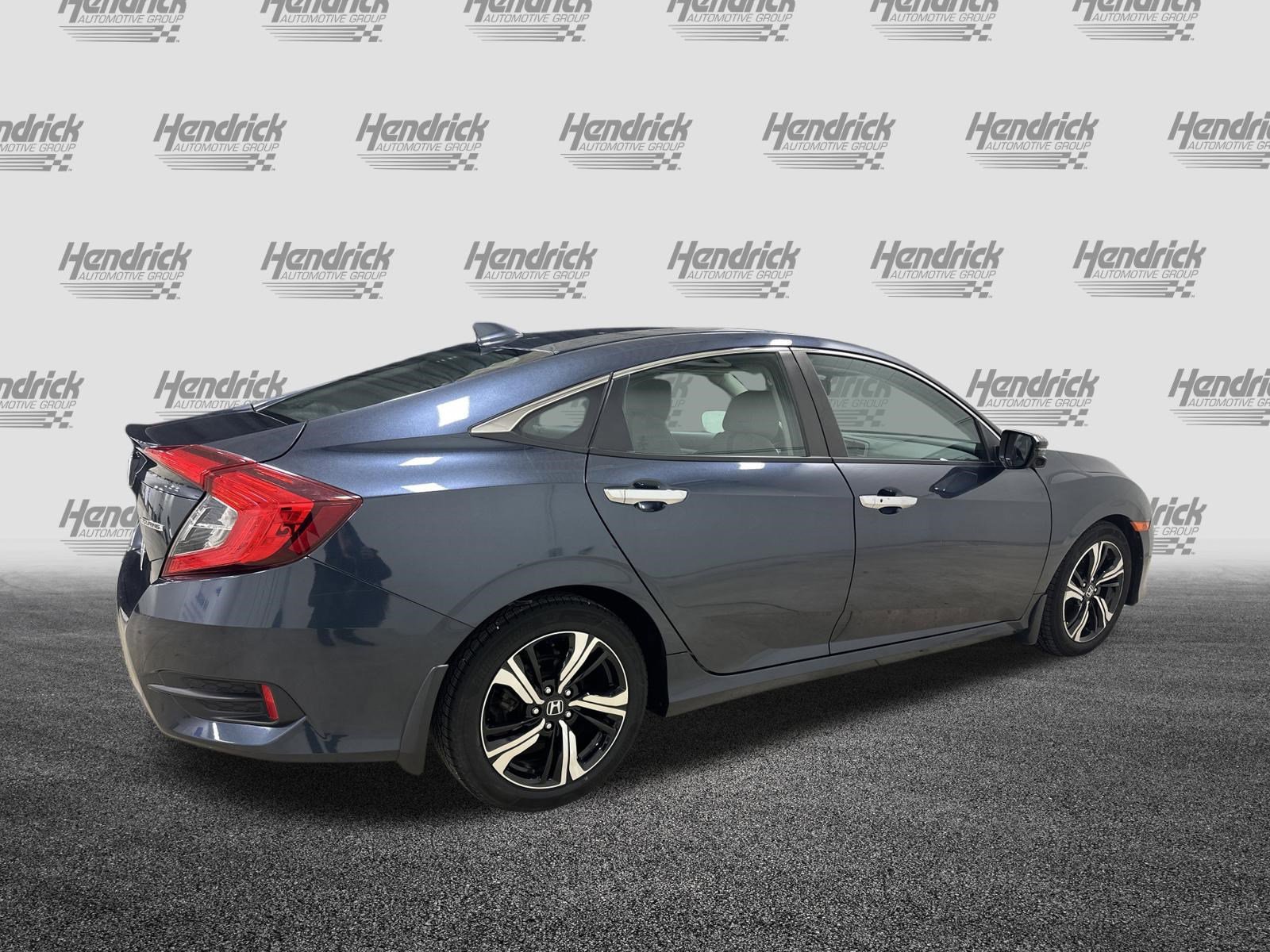 Used 2016 Honda Civic Touring image 10