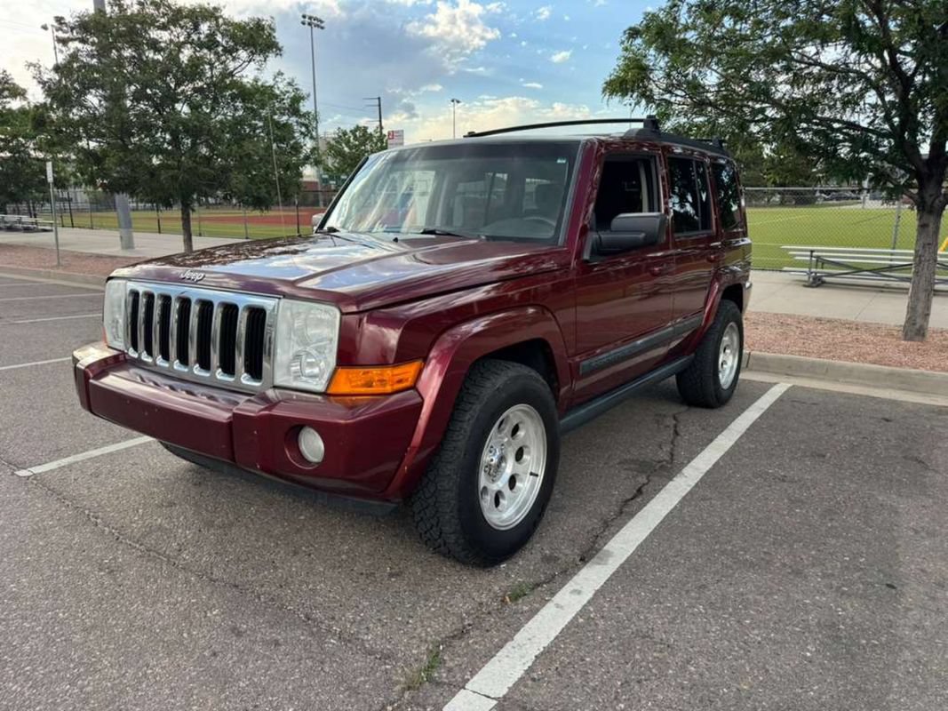 Used 2008 Jeep Commander Sport AWD/4WD image 4