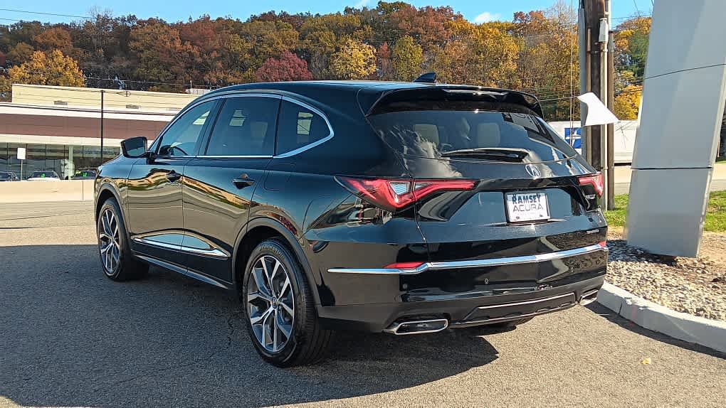Used 2023 Acura MDX SH-AWD w/ Technology Package image 3