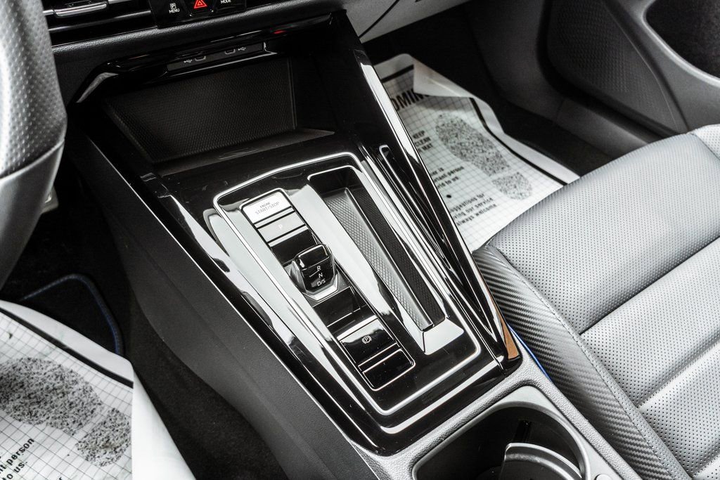 Used 2024 Volkswagen Golf R image 23