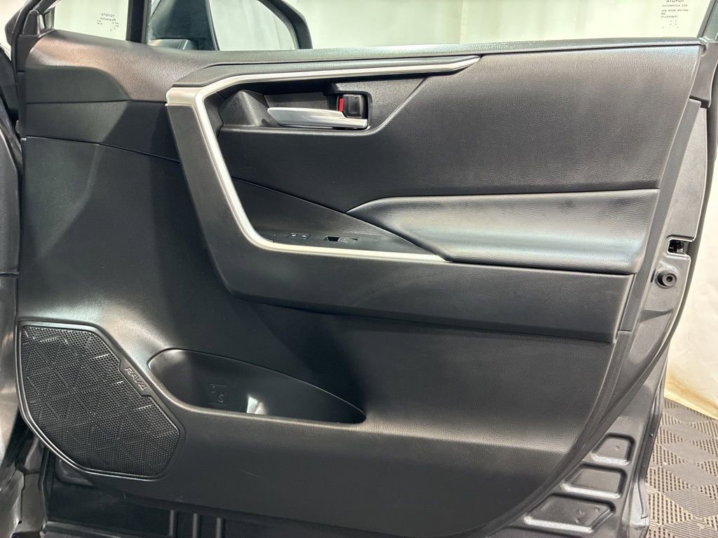 Used 2023 Toyota RAV4 XLE image 12