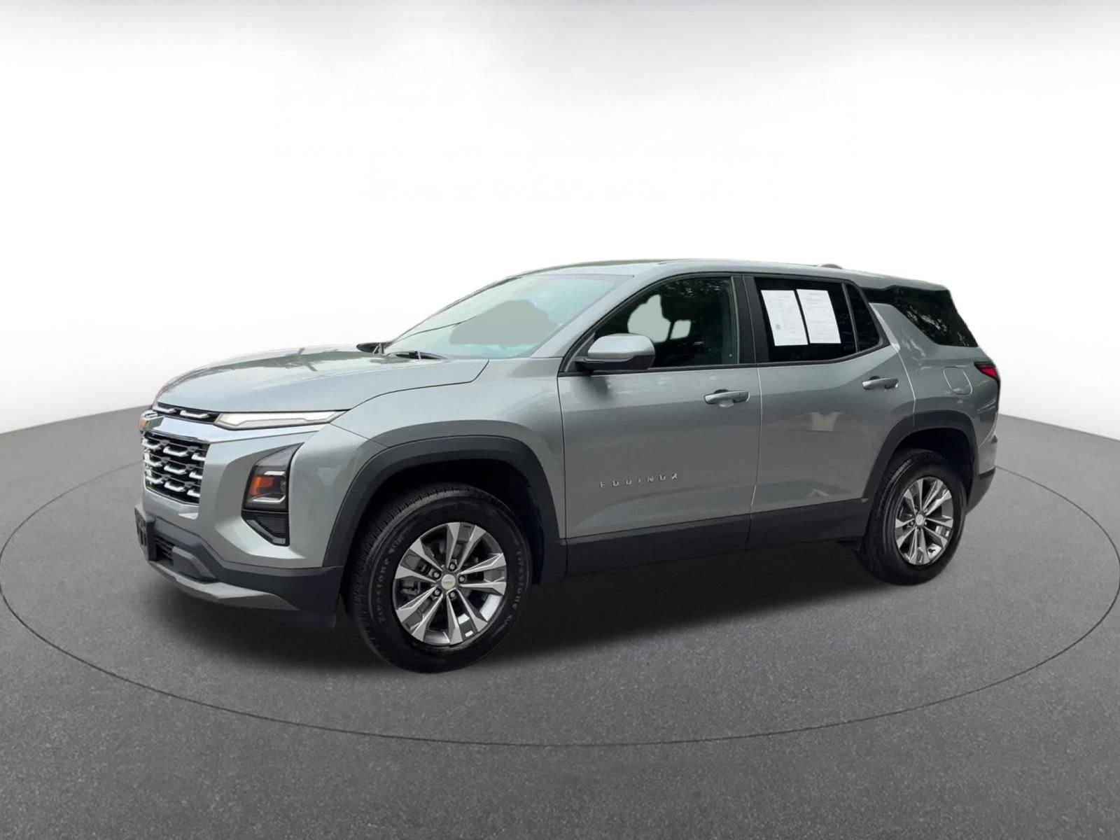 Used 2025 Chevrolet Equinox LT FWD image 8
