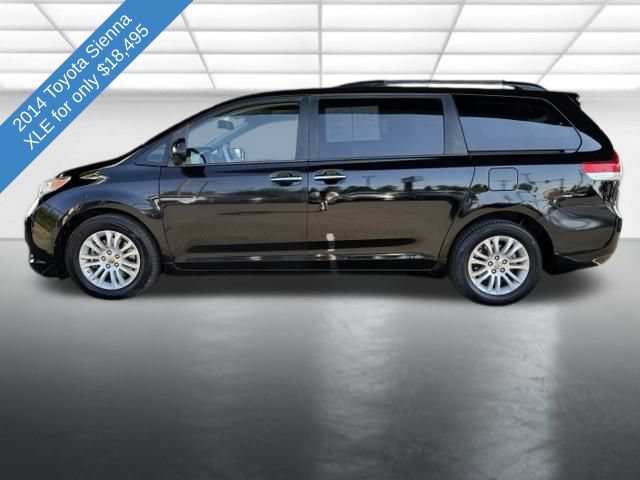 Used 2014 Toyota Sienna XLE FWD image 2