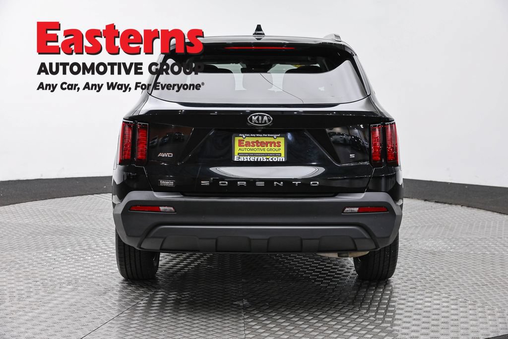 Used 2021 Kia Sorento S w/ Panoramic Sunroof Package AWD/4WD image 6