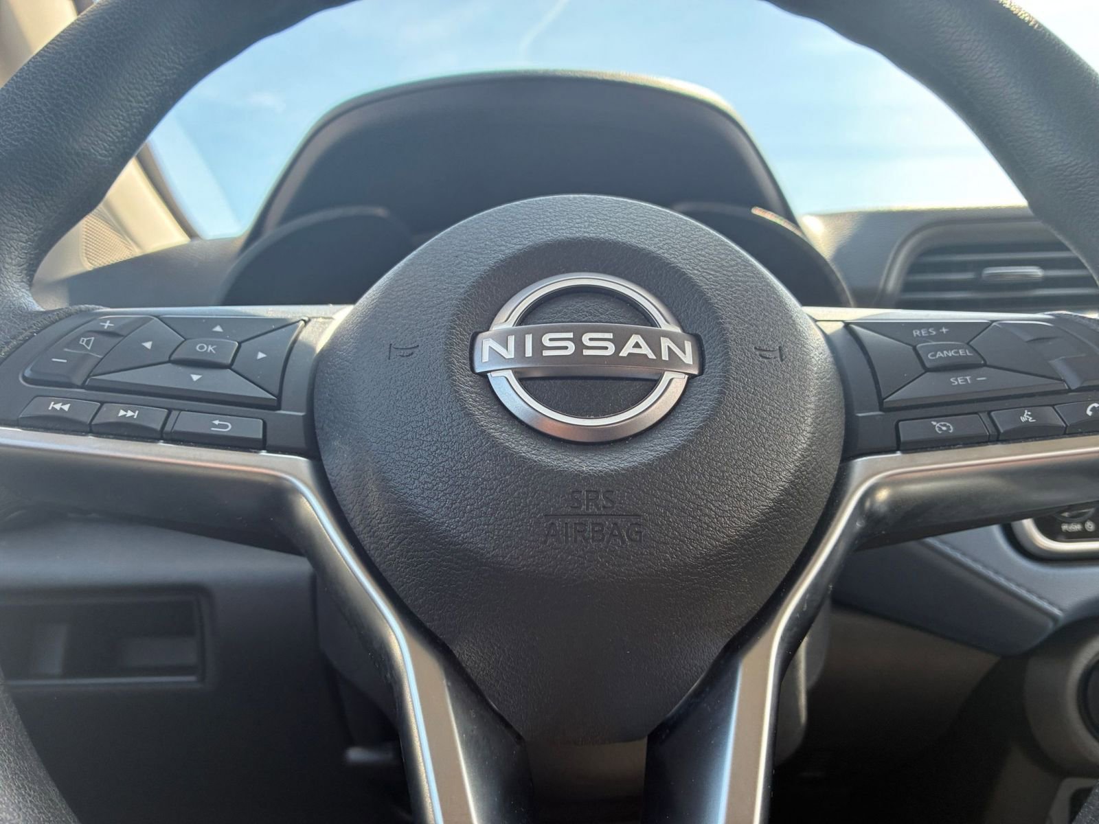 Used 2025 Nissan Versa SV image 25