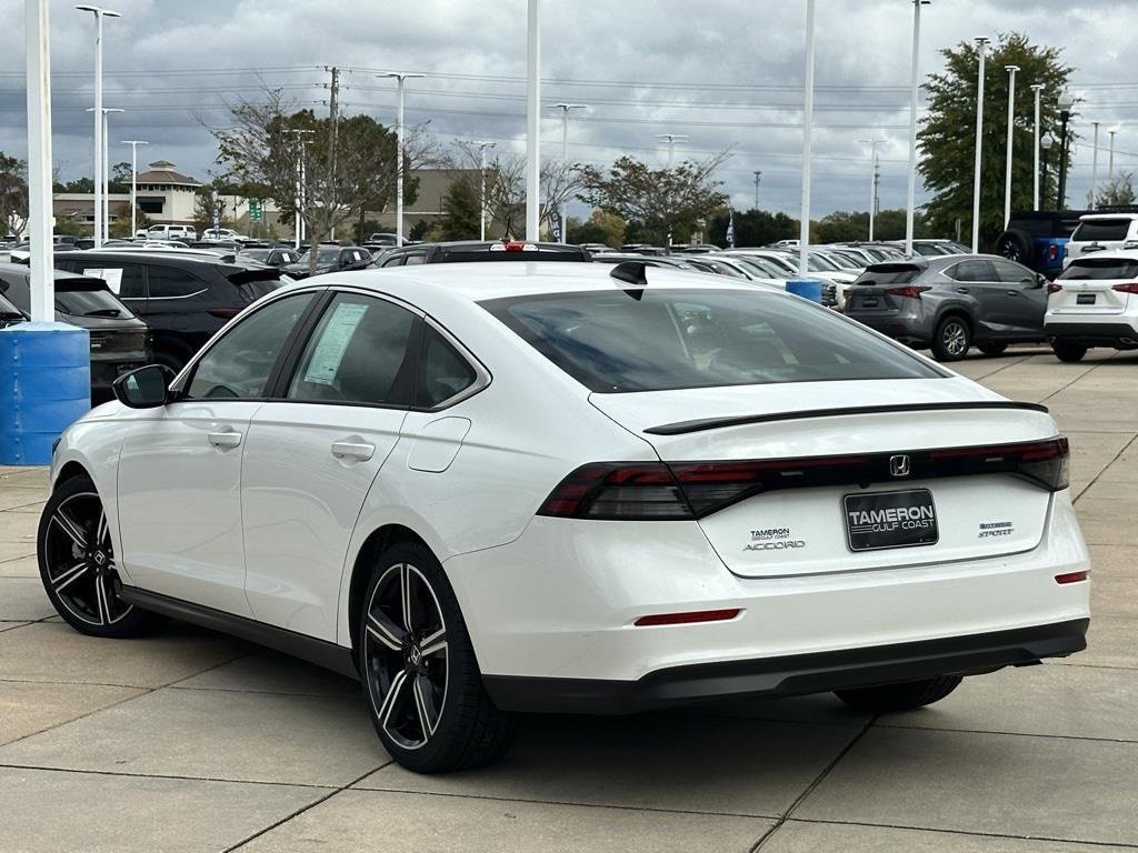 Used 2024 Honda Accord Sport image 4