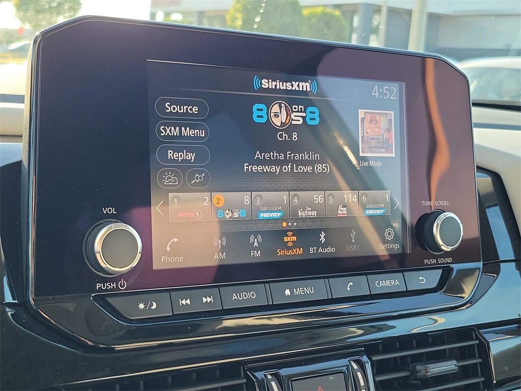 Used 2023 Nissan Pathfinder SV image 28