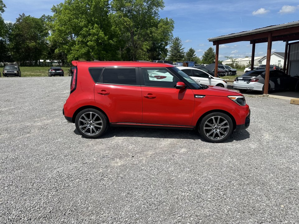 Used 2018 Kia Soul ! FWD image 4