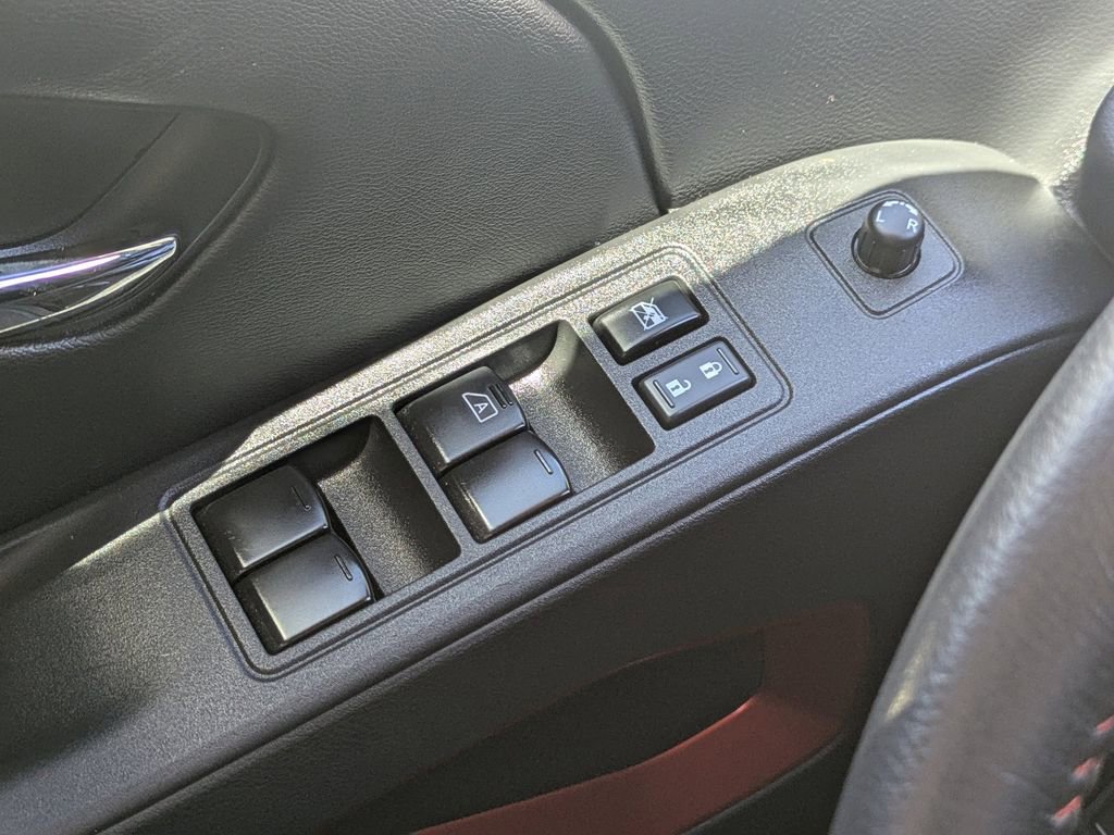 Used 2025 Nissan Frontier PRO-4X AWD/4WD image 24
