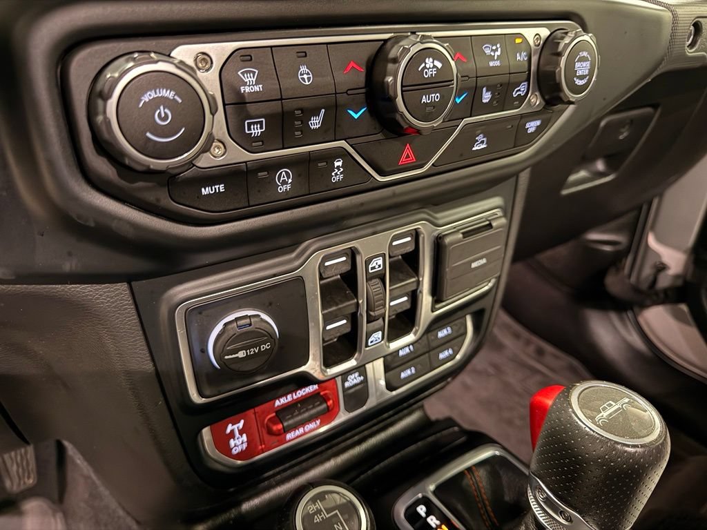 Used 2023 Jeep Gladiator Mojave w/ LED Lighting Group AWD/4WD image 23