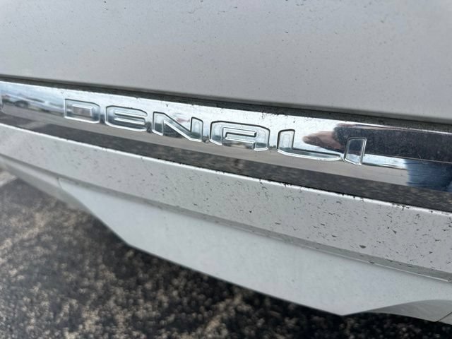 Used 2021 GMC Acadia Denali w/ Denali Technology Package FWD image 15