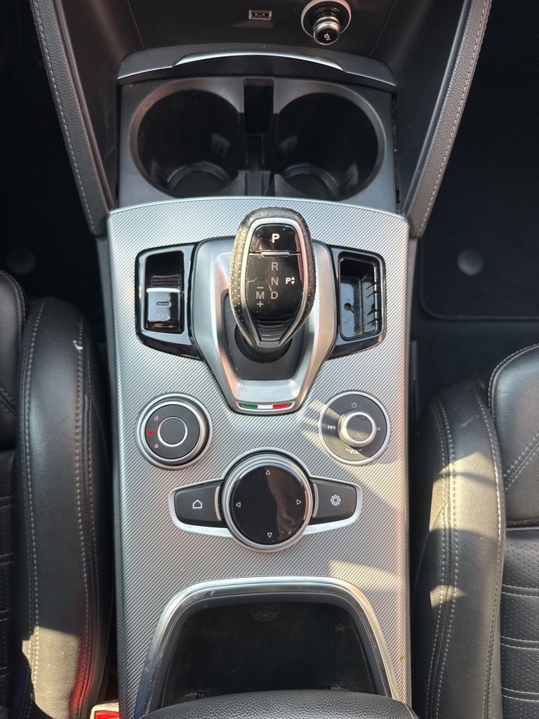 Used 2022 Alfa Romeo Stelvio Veloce image 38