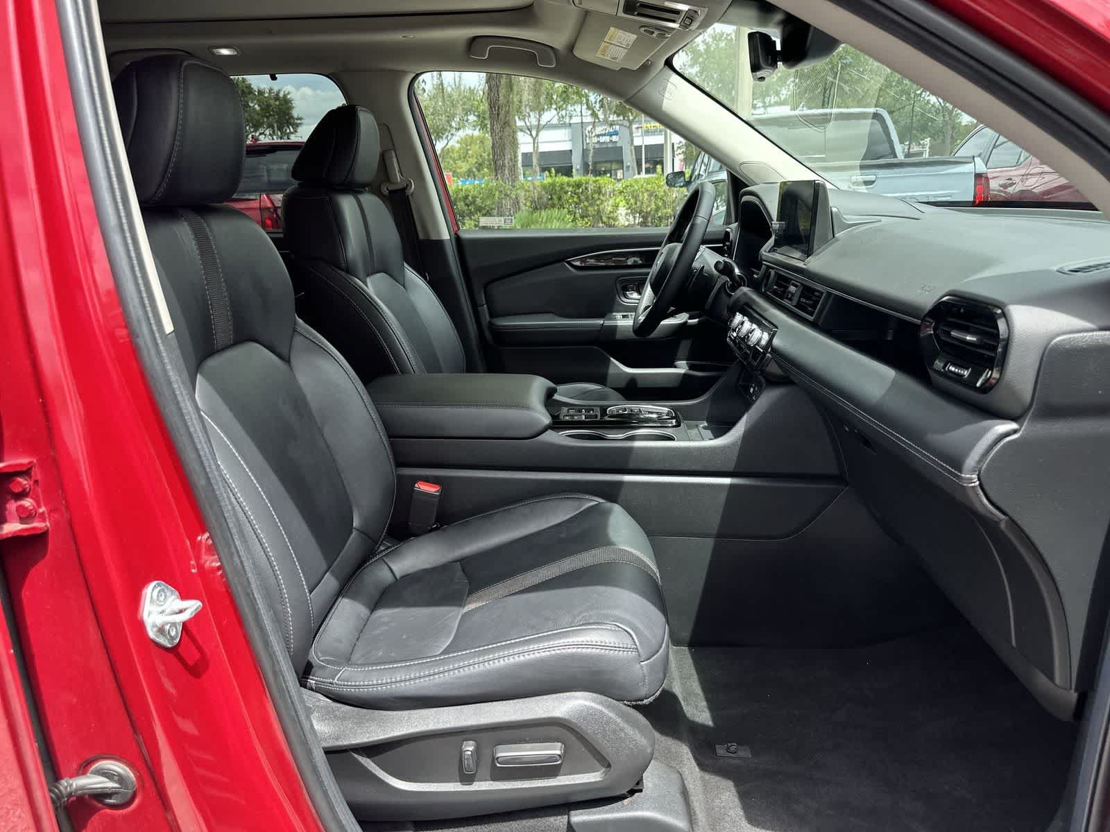 Used 2024 Honda Pilot Touring image 17