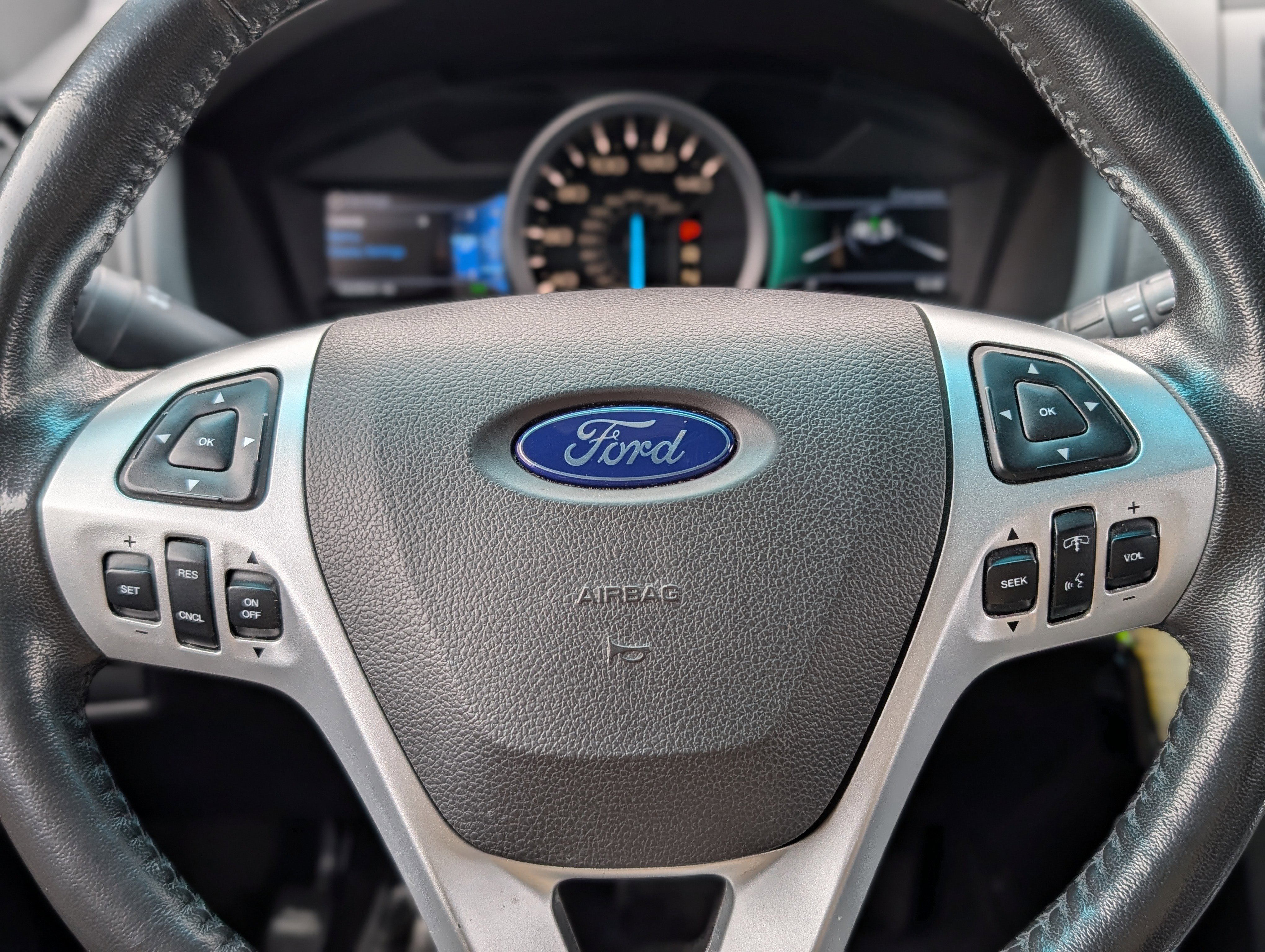 Used 2014 Ford Explorer XLT w/ Equipment Group 202A image 21