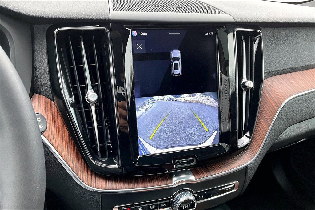 Used 2023 Volvo XC60 B5 Plus w/ Climate Package image 14