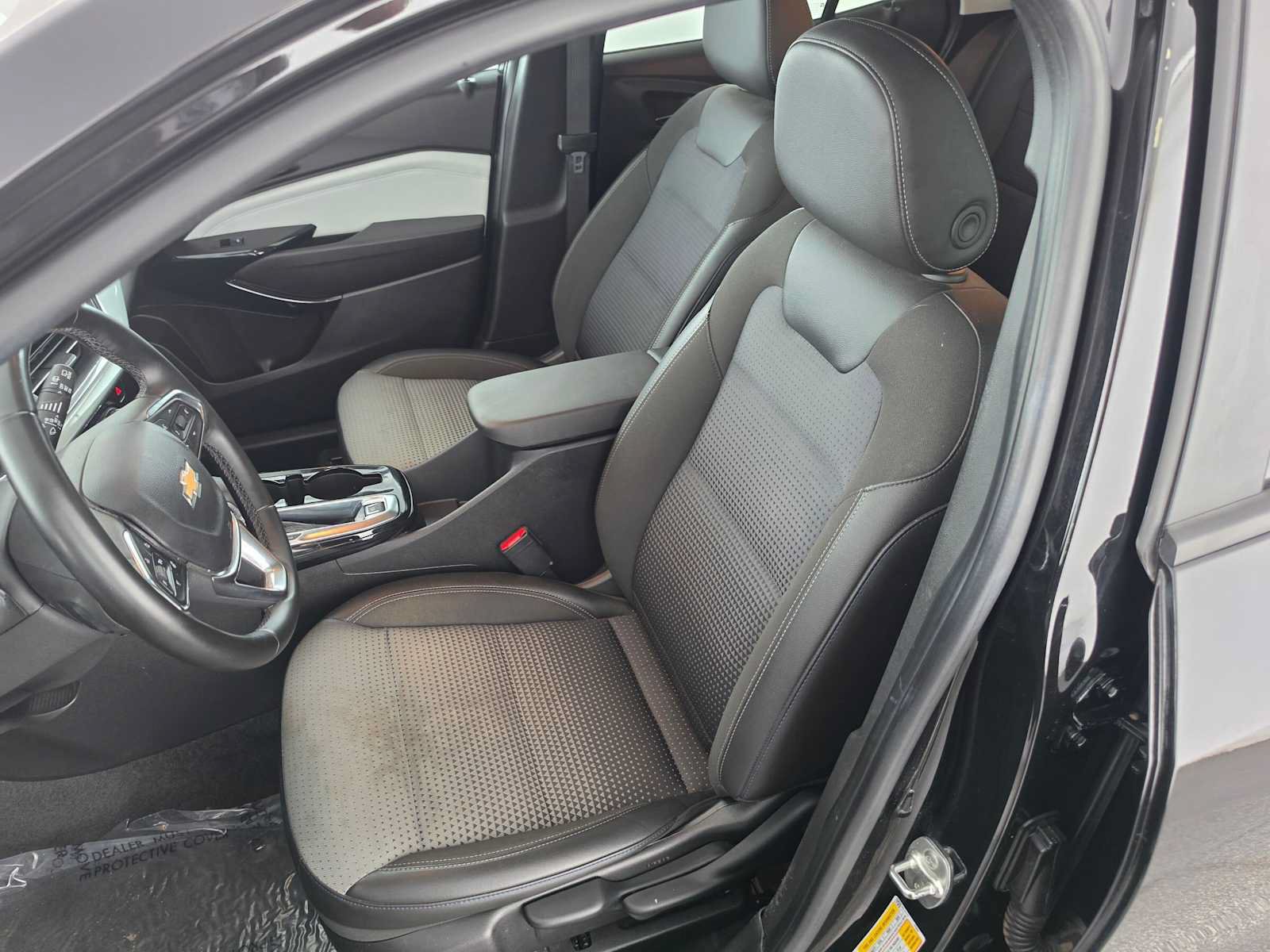 Used 2025 Chevrolet Trax LT w/ Driver Confidence Package FWD image 21