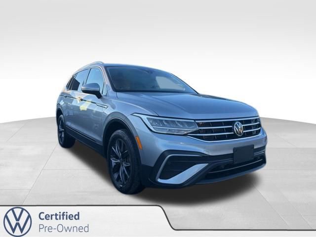 Certified 2023 Volkswagen Tiguan SE w/ Panoramic Sunroof Package image 1