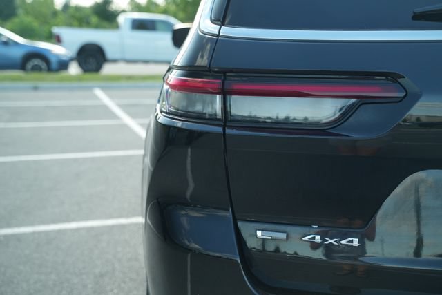 Used 2022 Jeep Grand Cherokee L Limited AWD/4WD image 48
