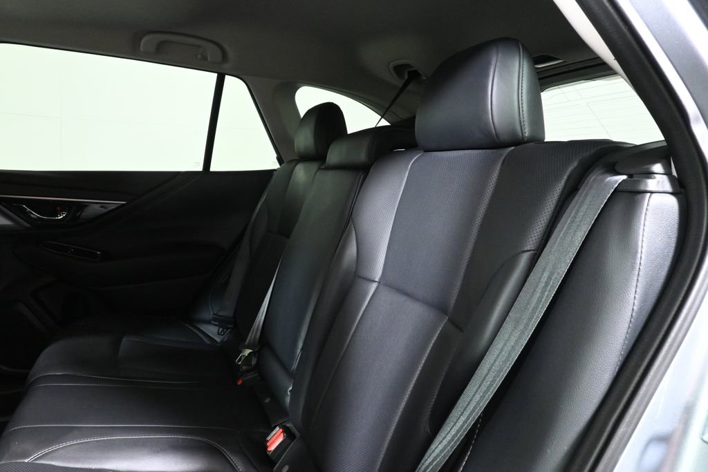 Used 2022 Subaru Outback Limited image 4
