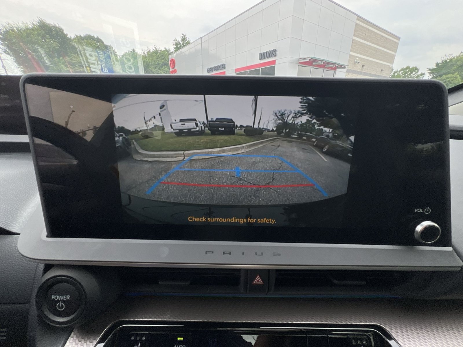 Used 2025 Toyota Prius XLE AWD/4WD image 19