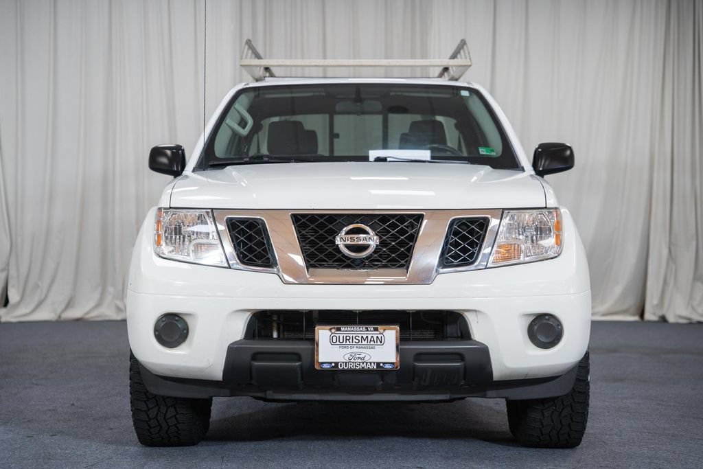 Used 2021 Nissan Frontier SV RWD image 2