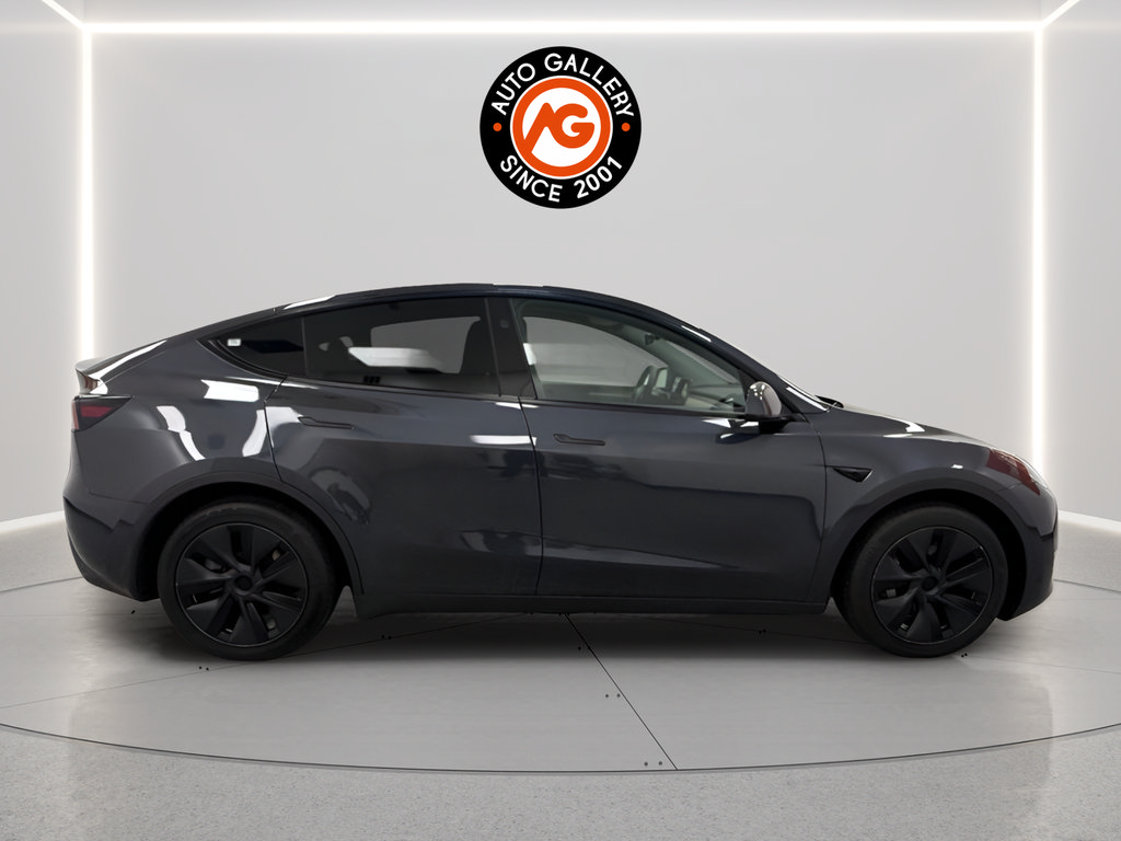 Used 2025 Tesla Model Y Long Range AWD/4WD image 8