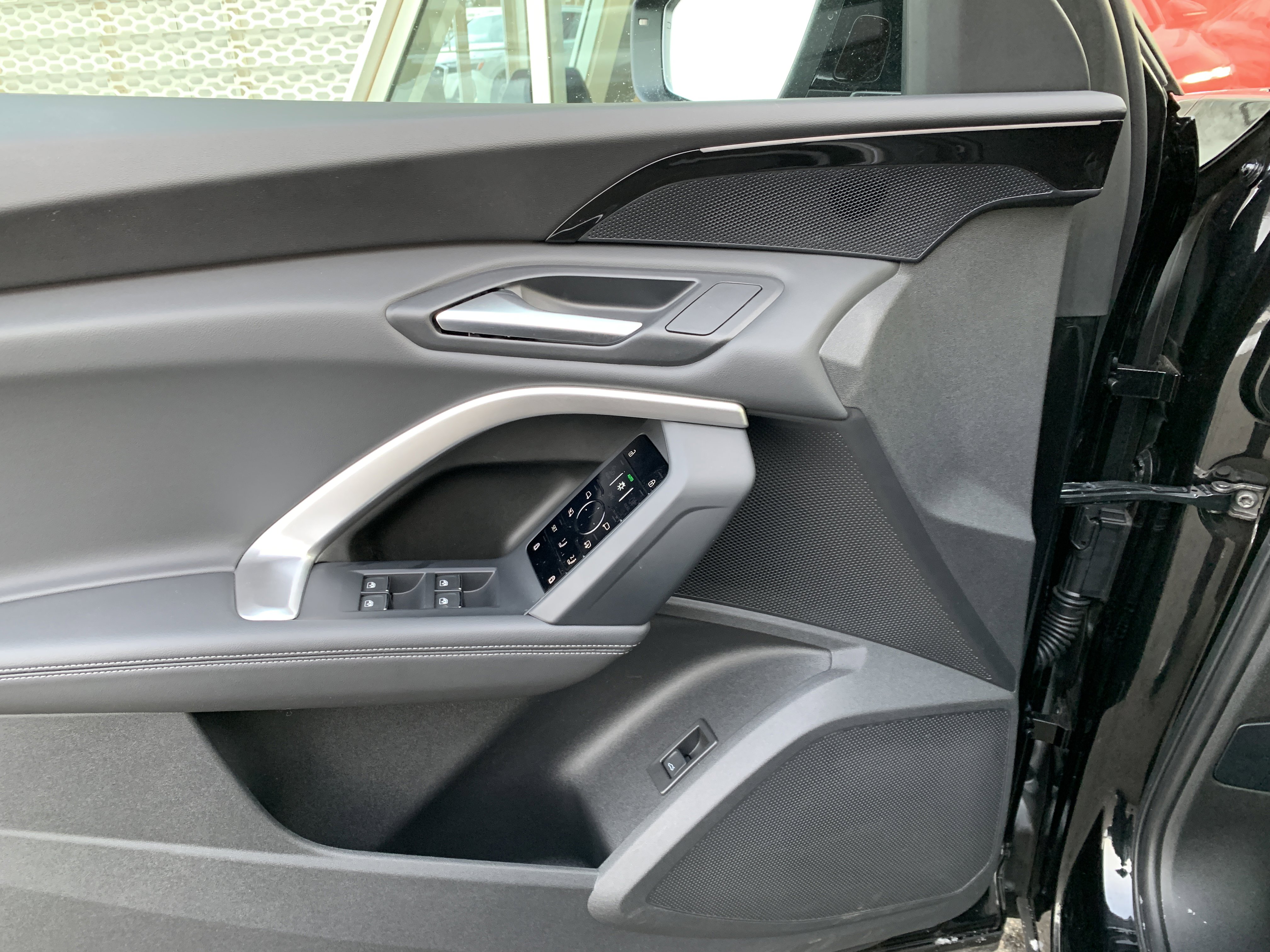 Certified 2025 Audi Q5 Premium w/ Convenience Package image 9