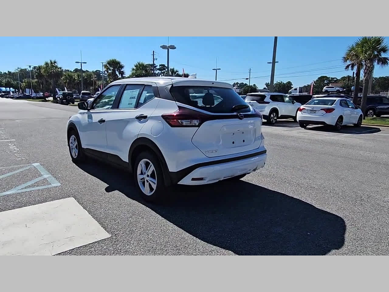 New 2025 Nissan Kicks Play S image 28