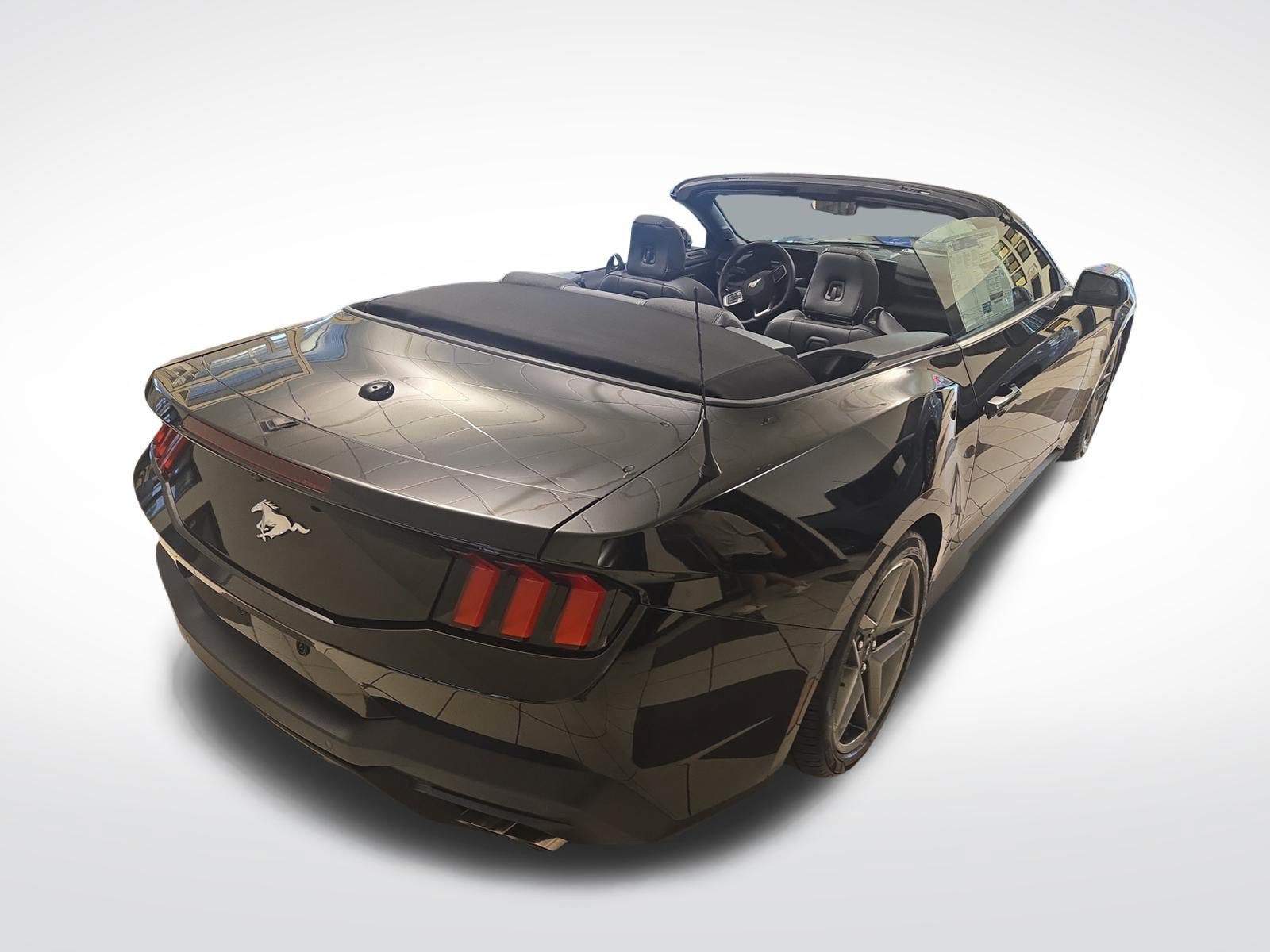 Used 2026 Ford Mustang Convertible RWD image 7