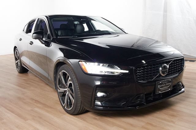Used 2024 Volvo S60 B5 Plus w/ Climate Package AWD/4WD image 3