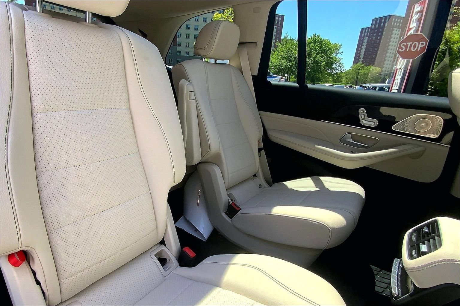 Used 2025 Mercedes-Benz GLS 450 4MATIC image 19