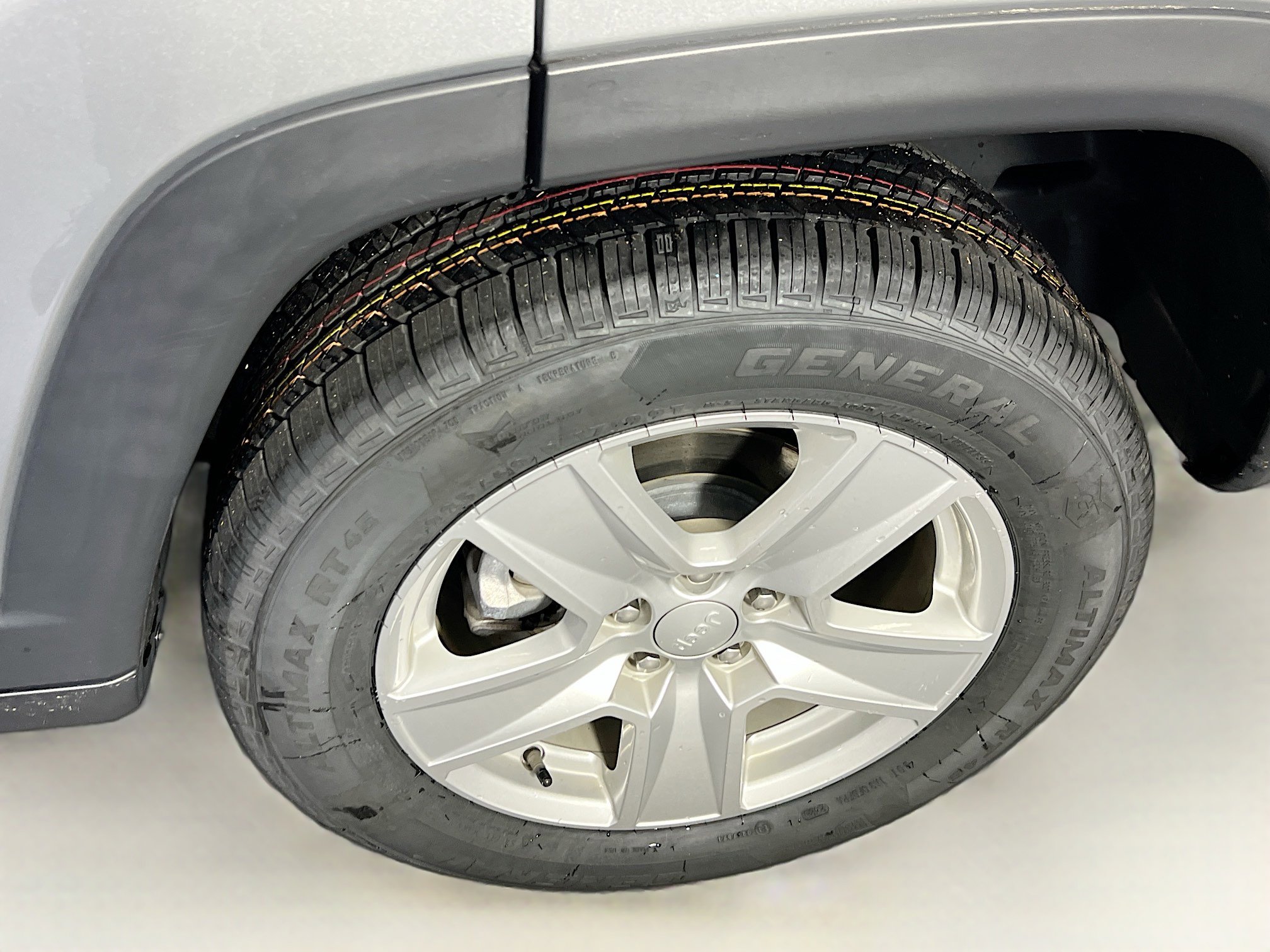 Used 2022 Jeep Compass Latitude image 28