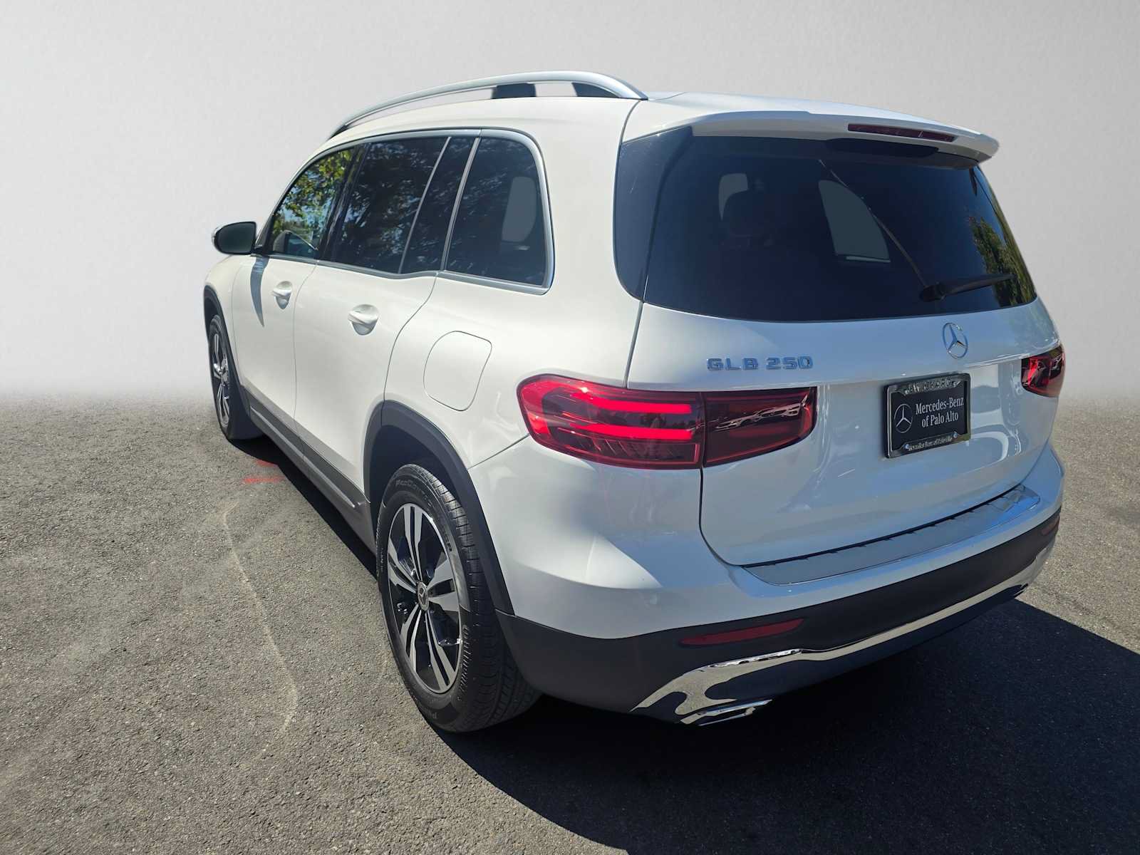 Certified 2026 Mercedes-Benz GLB 250 image 5