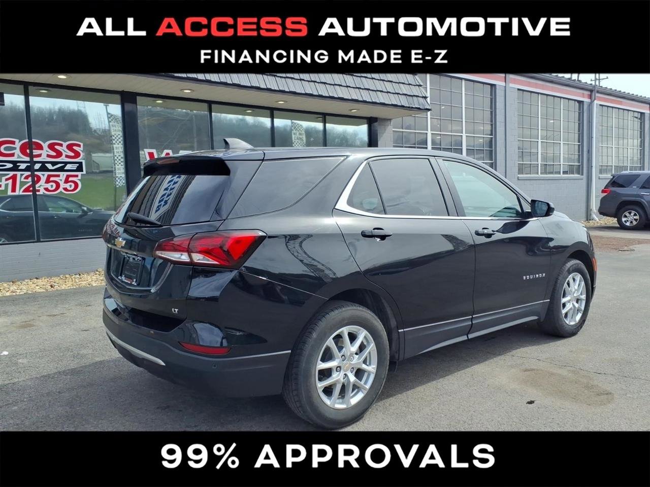 Used 2024 Chevrolet Equinox LT image 2