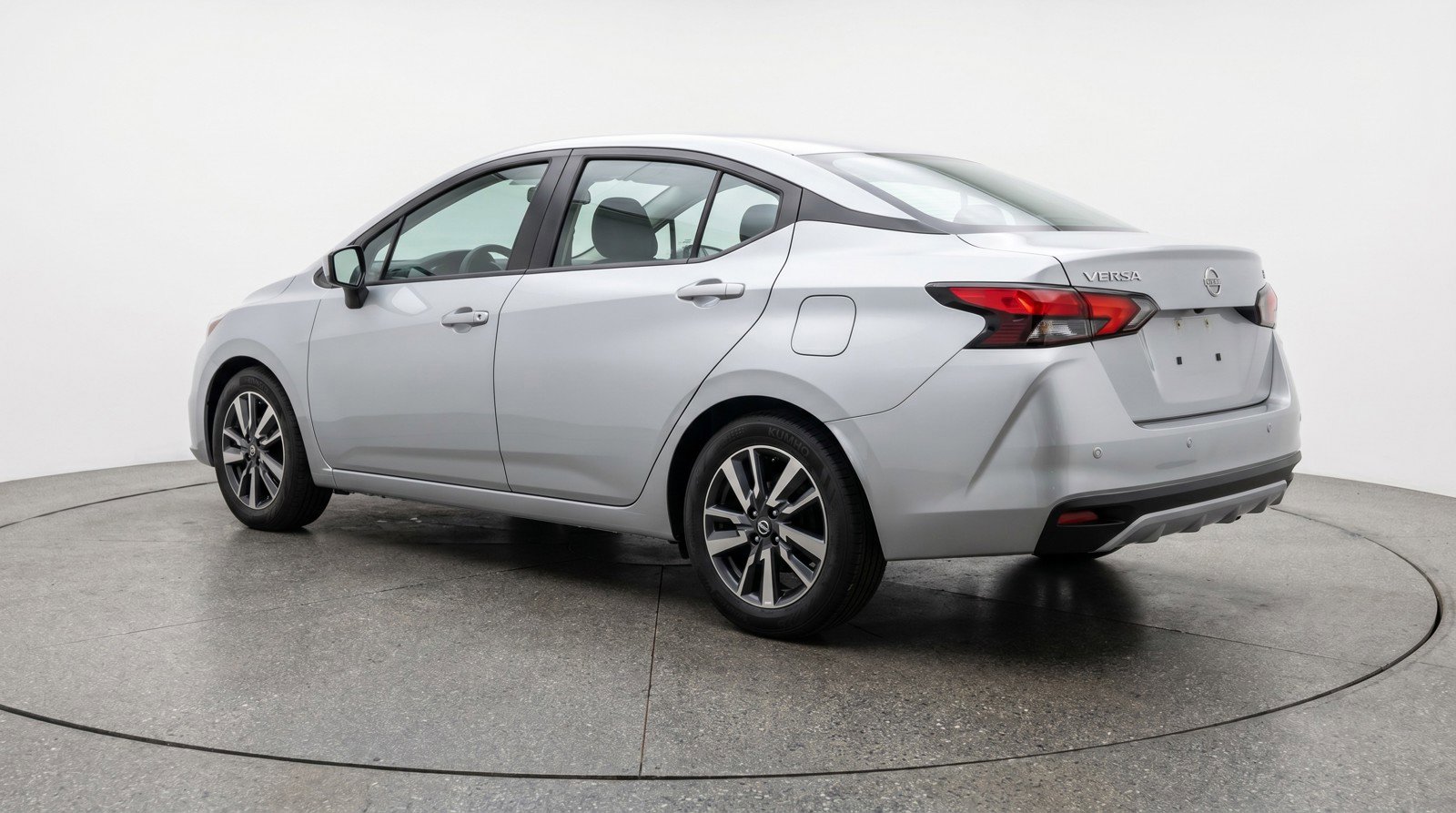 Used 2025 Nissan Versa SV FWD image 6