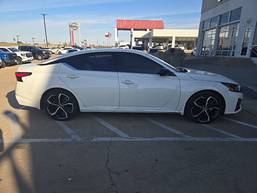 Used 2024 Nissan Altima 2.5 SR image 9