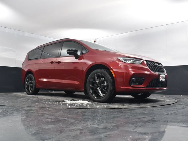 New 2026 Chrysler Pacifica Select AWD/4WD image 45