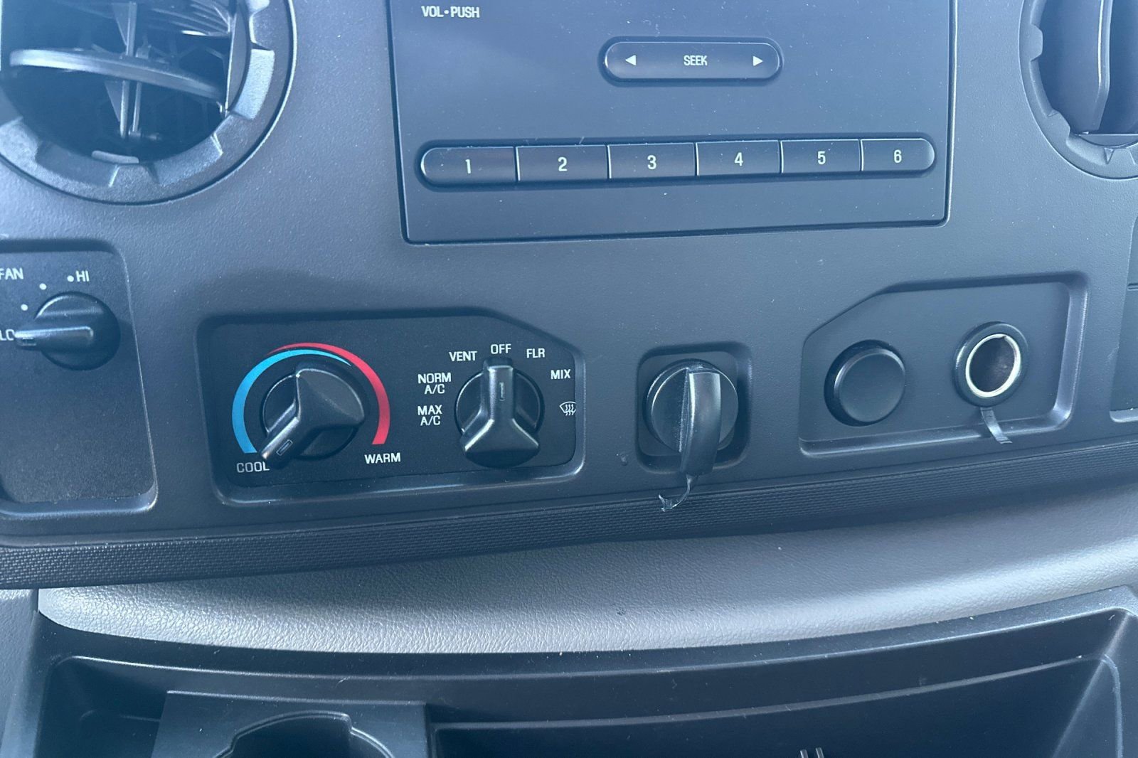 Used 2019 Ford E-350 and Econoline 350 Super Duty w/ Power Windows & Locks Group image 18