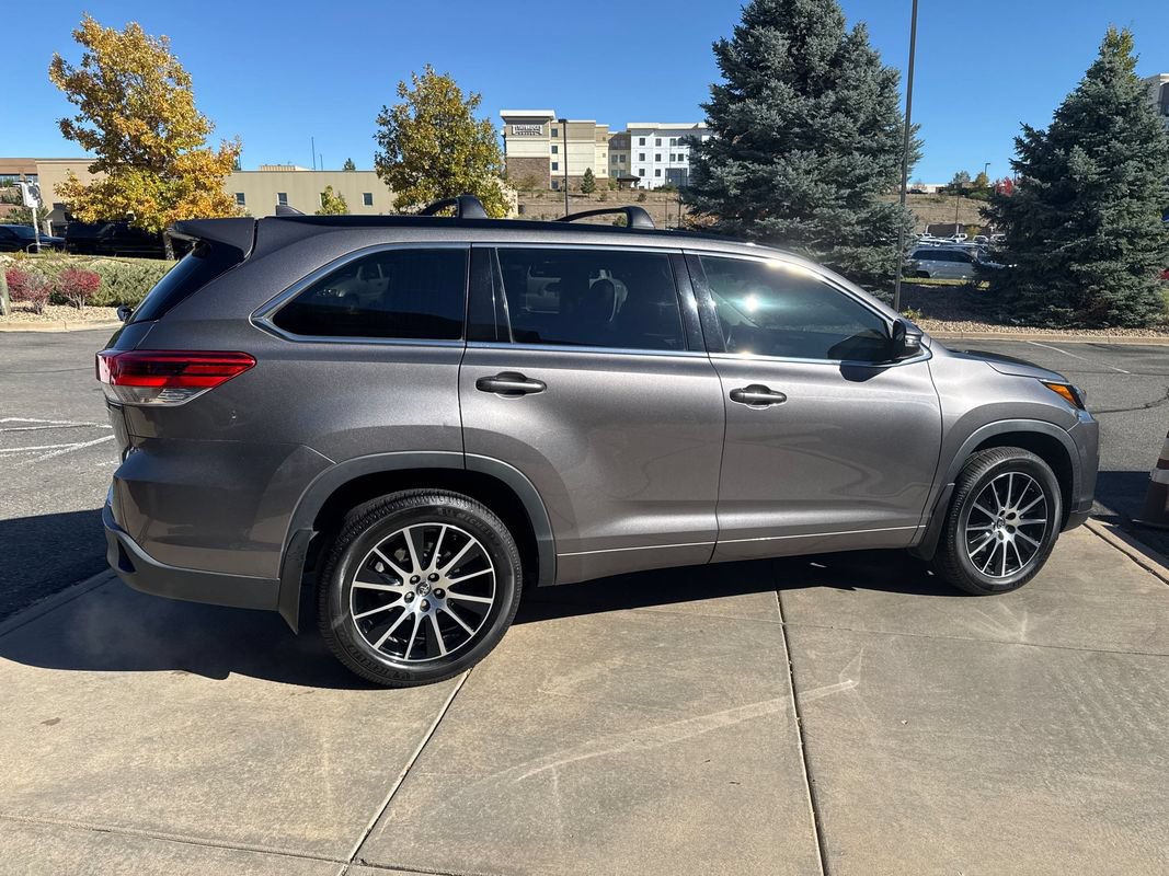 Used 2018 Toyota Highlander SE AWD/4WD image 6
